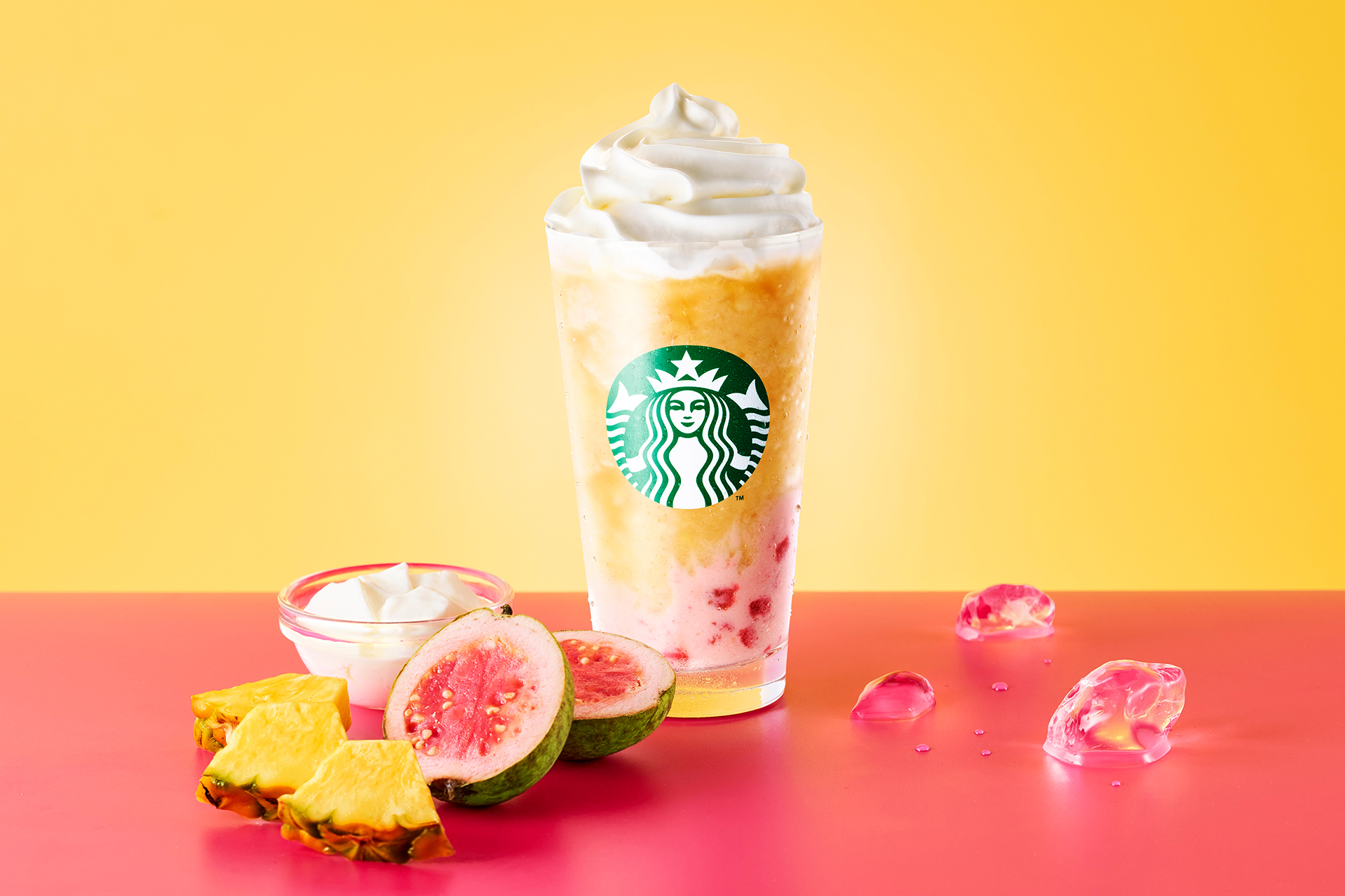 スタバ「ゴールデン パイン＆グアバ ヨーグルト」