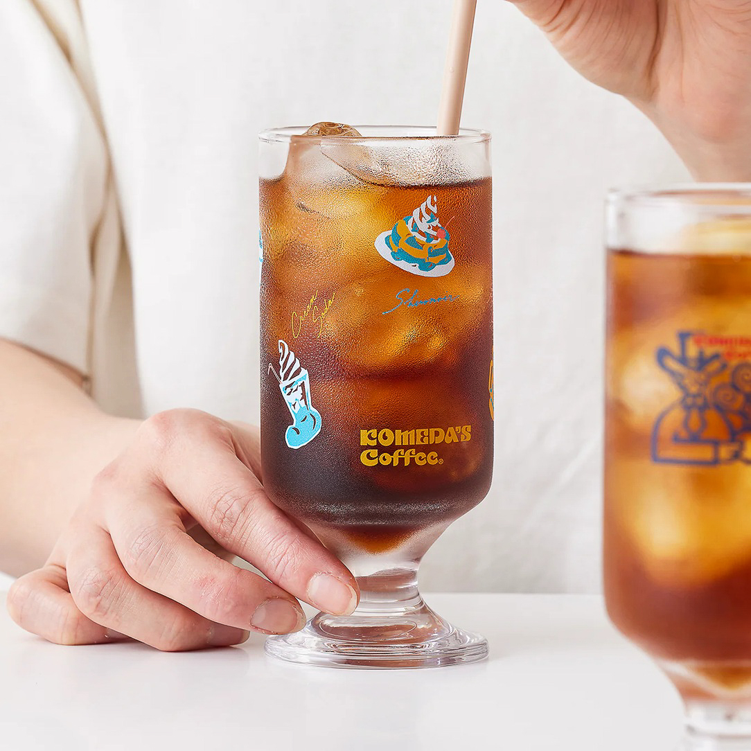 「脚付きグラス（2柄セット）」（2500円）