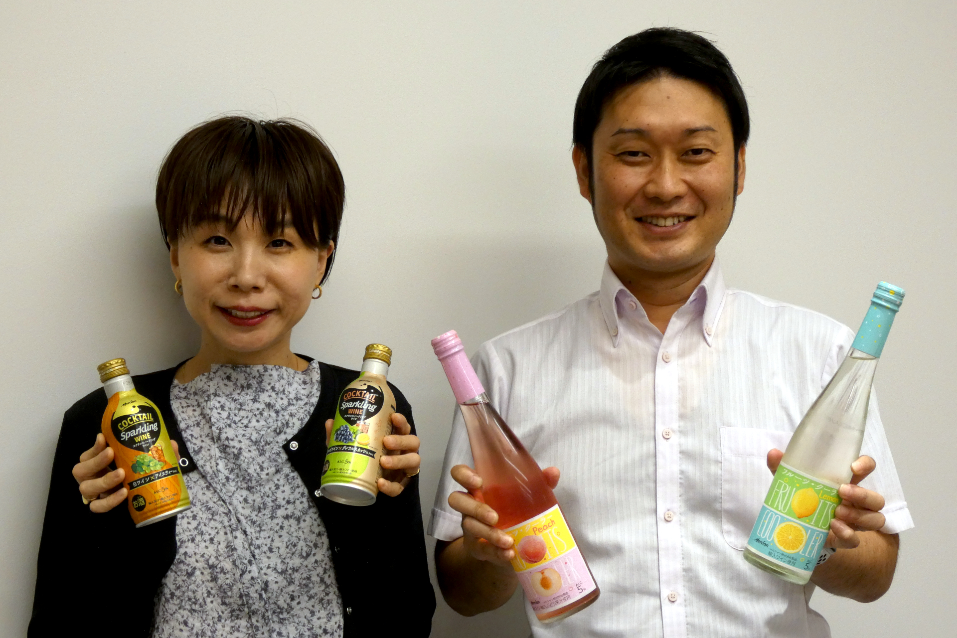 マーケティング部 マーケティング戦略グループの韮沢奈津美氏（左）と松山周平氏（右）