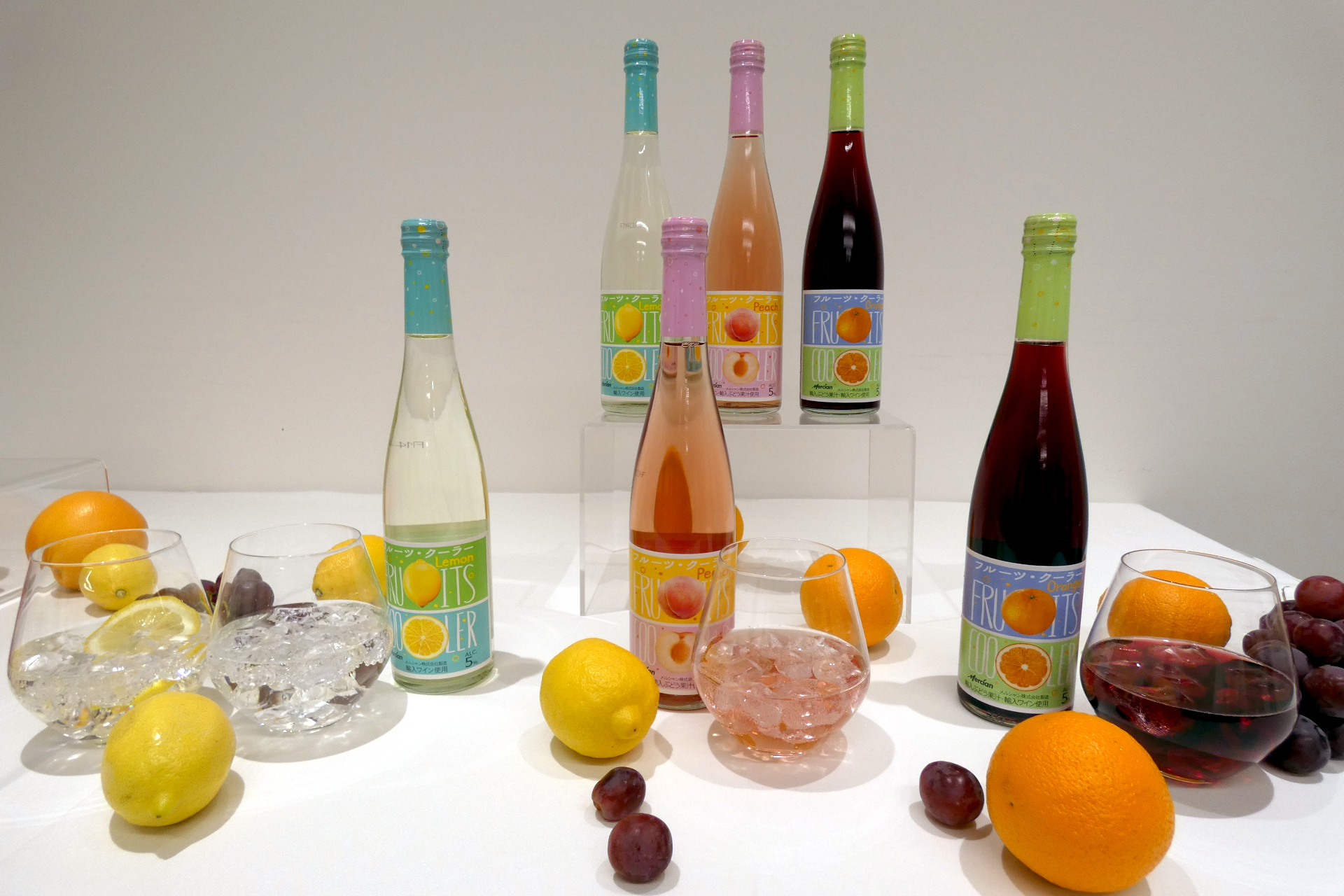 「フルーツ・クーラー」シリーズ3商品。左から「レモン」「ピーチ」「オレンジ」