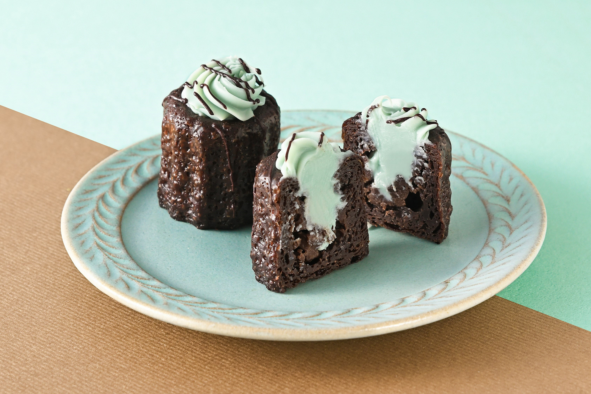 チョコミントカヌレ（350円）