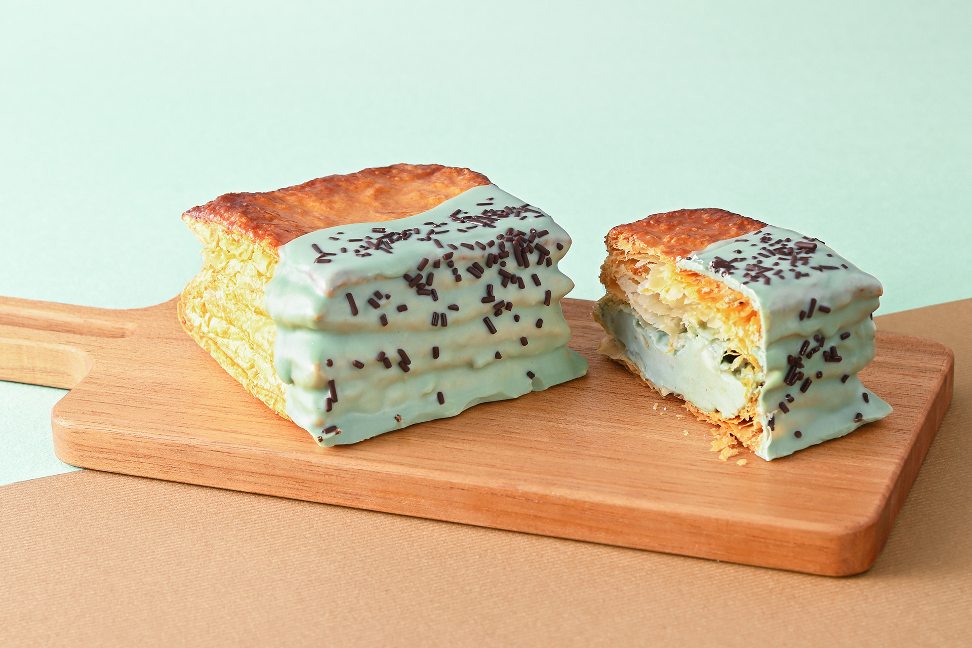 チョコミントクロワッサン（390円）