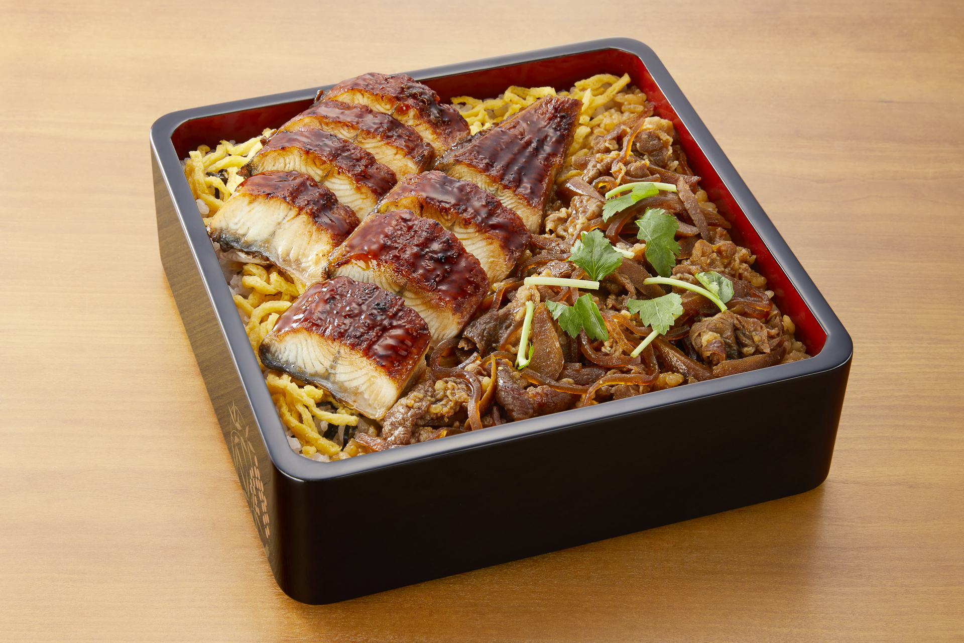 「【関東店舗受取 予約限定】牛ごぼうめし＆うな重」（1900円）