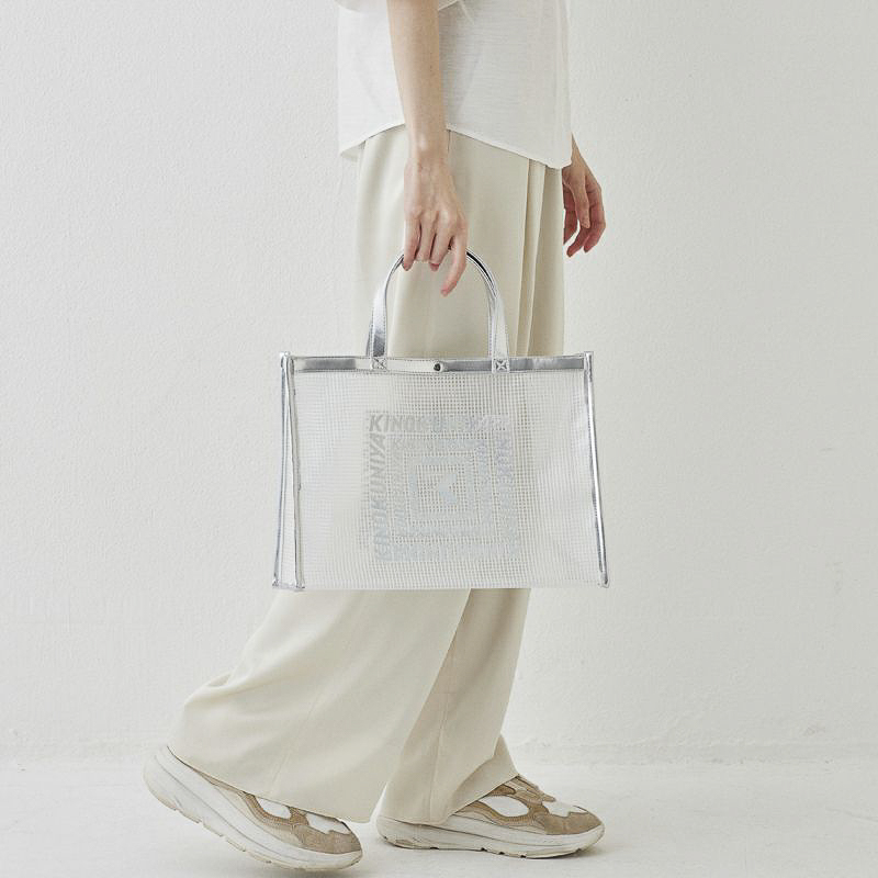 紀ノ国屋 クリアミディアムバッグ（シルバー）