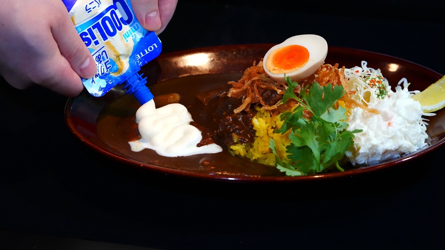 トッピングで加えるクーリッシュは自分で量を調整できるため、好みの食べ方ができる