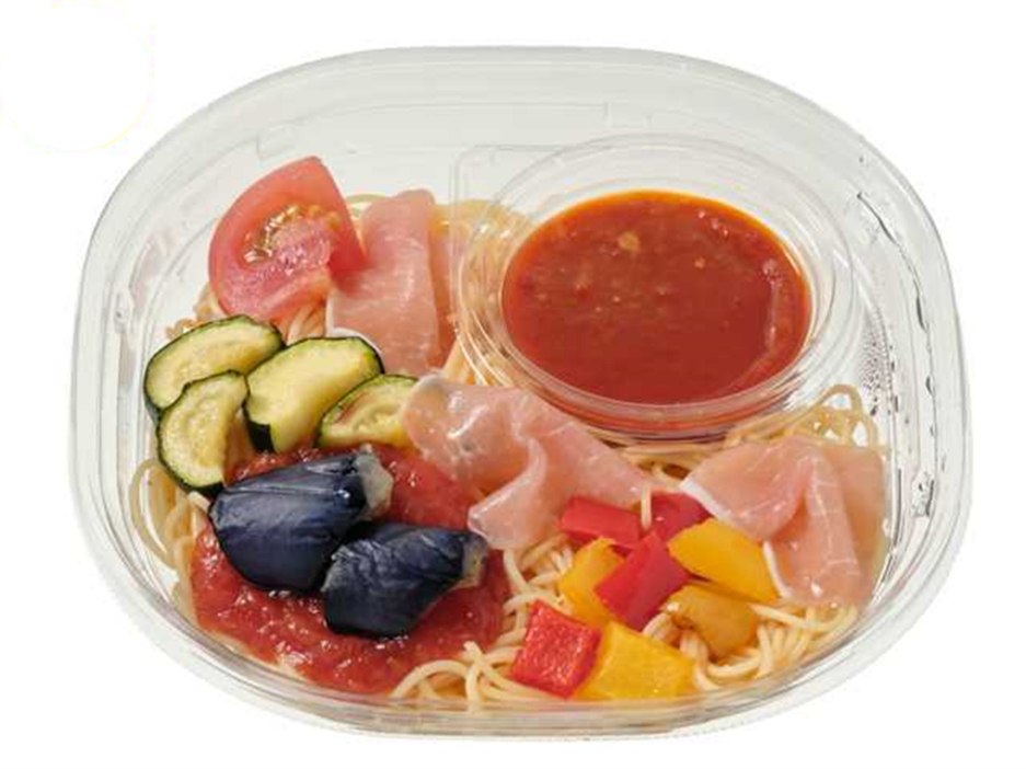 セブン-イレブン「冷製パスタ 夏野菜と生ハムトマトソース」（594円）