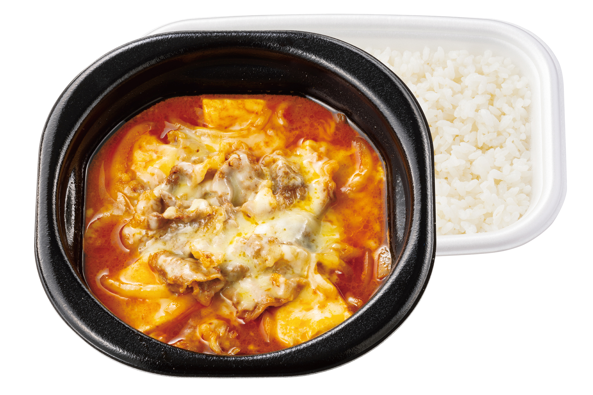 チーズでまろやか 赤のチーズ牛スンドゥブ弁当（840円）