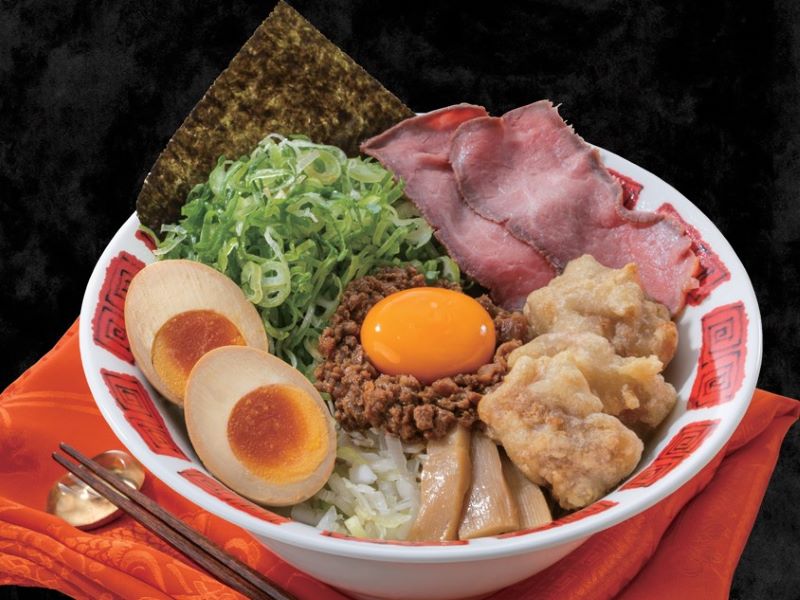 「冷やしまぜそば4品盛り」（1361円）