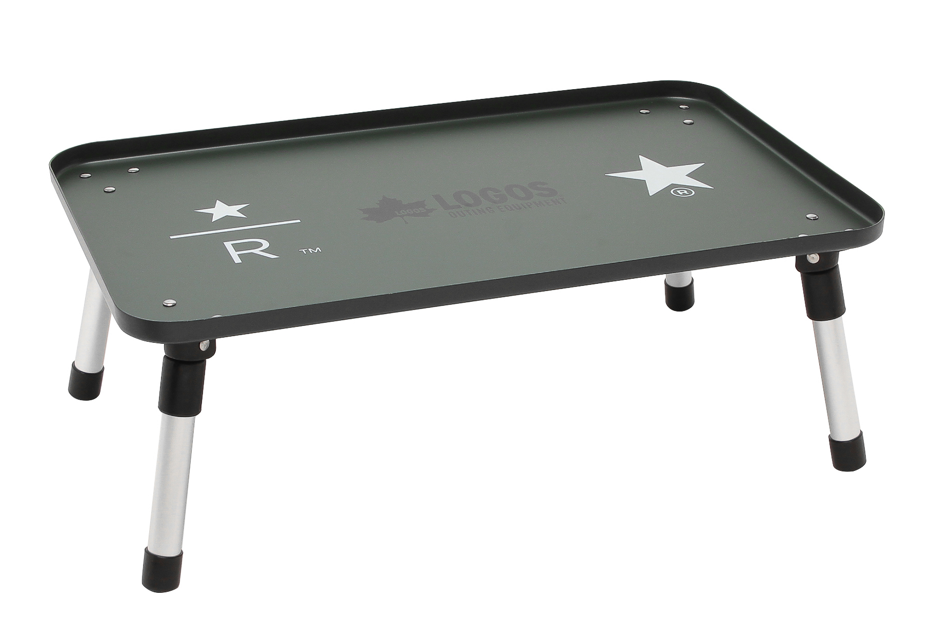 「CONVERSE TOKYO アウトドアローテーブル」（7800円）