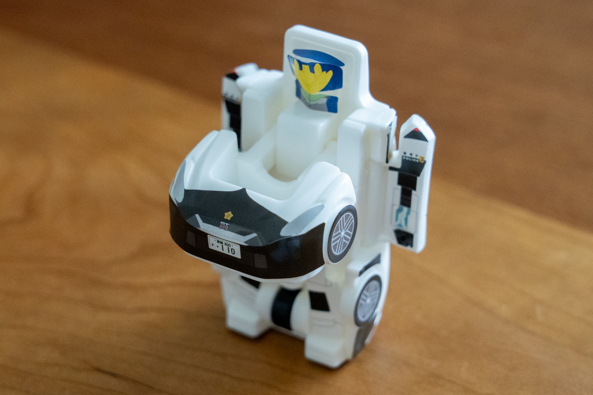 胸部、両腕を動かして変形させる。どのジョブレイバーも基本この方法だ