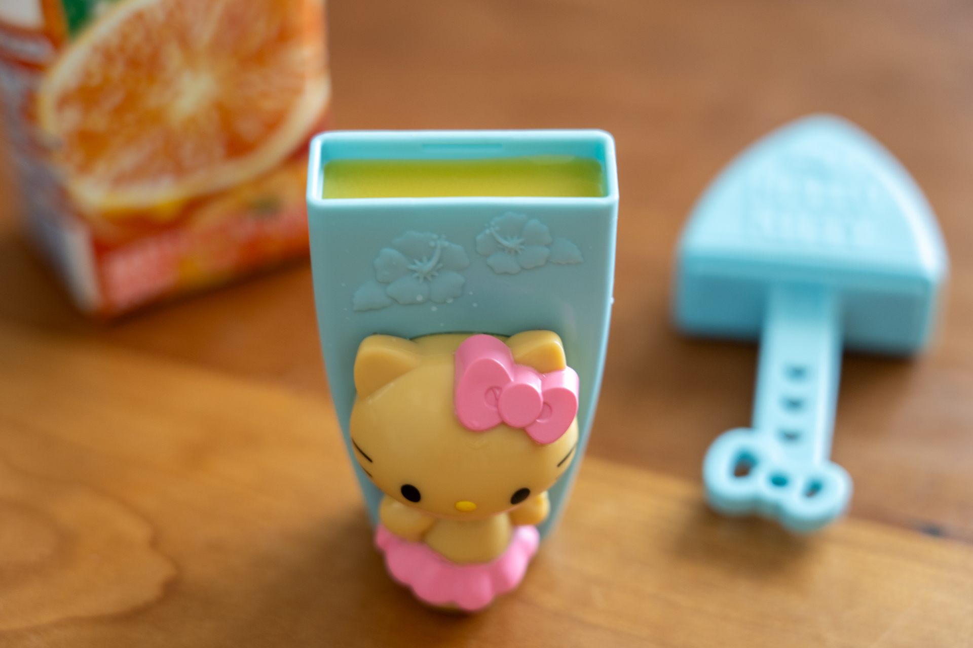 果汁100％オレンジジュースを入れてみた