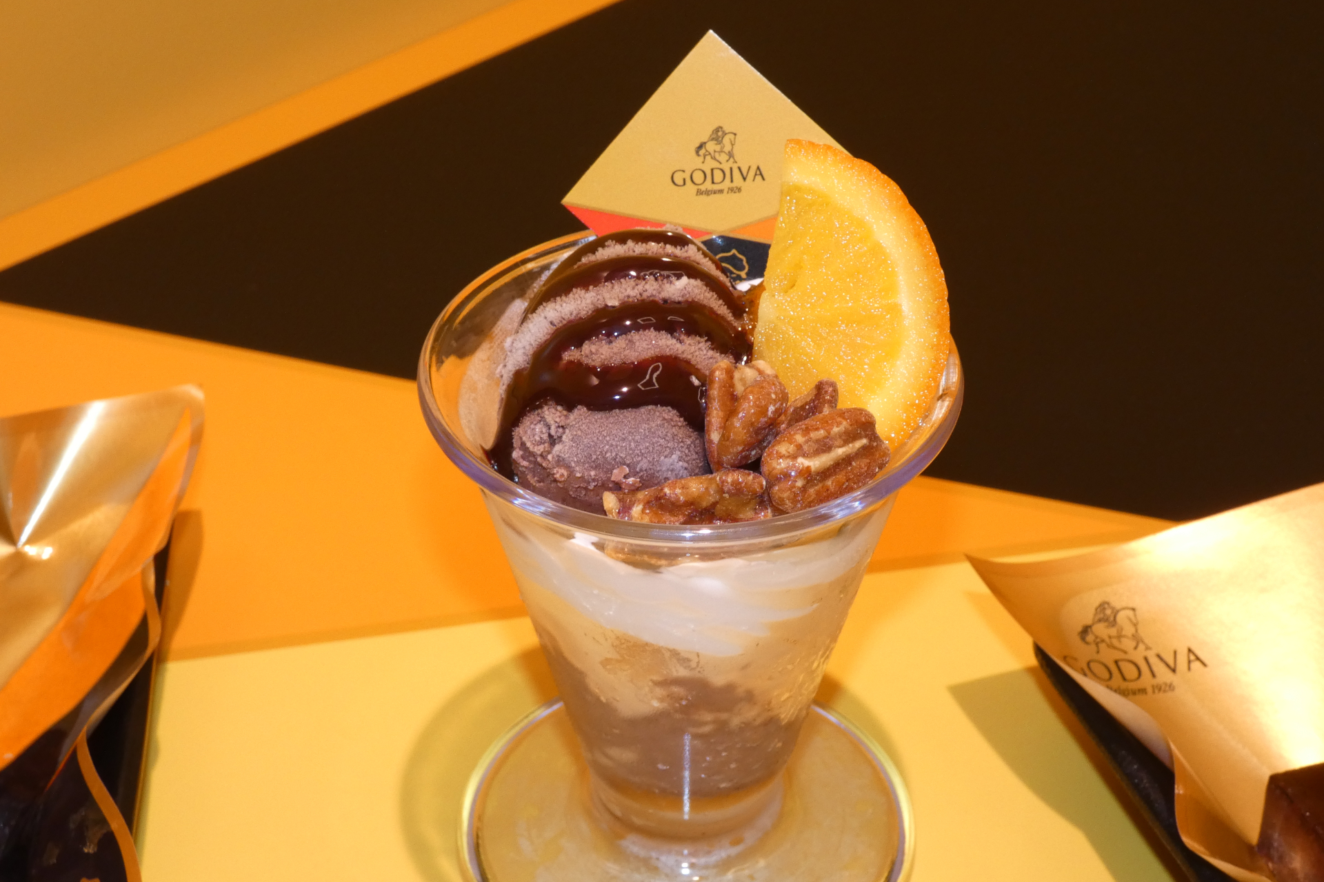 オランジュショコラナッツパフェ