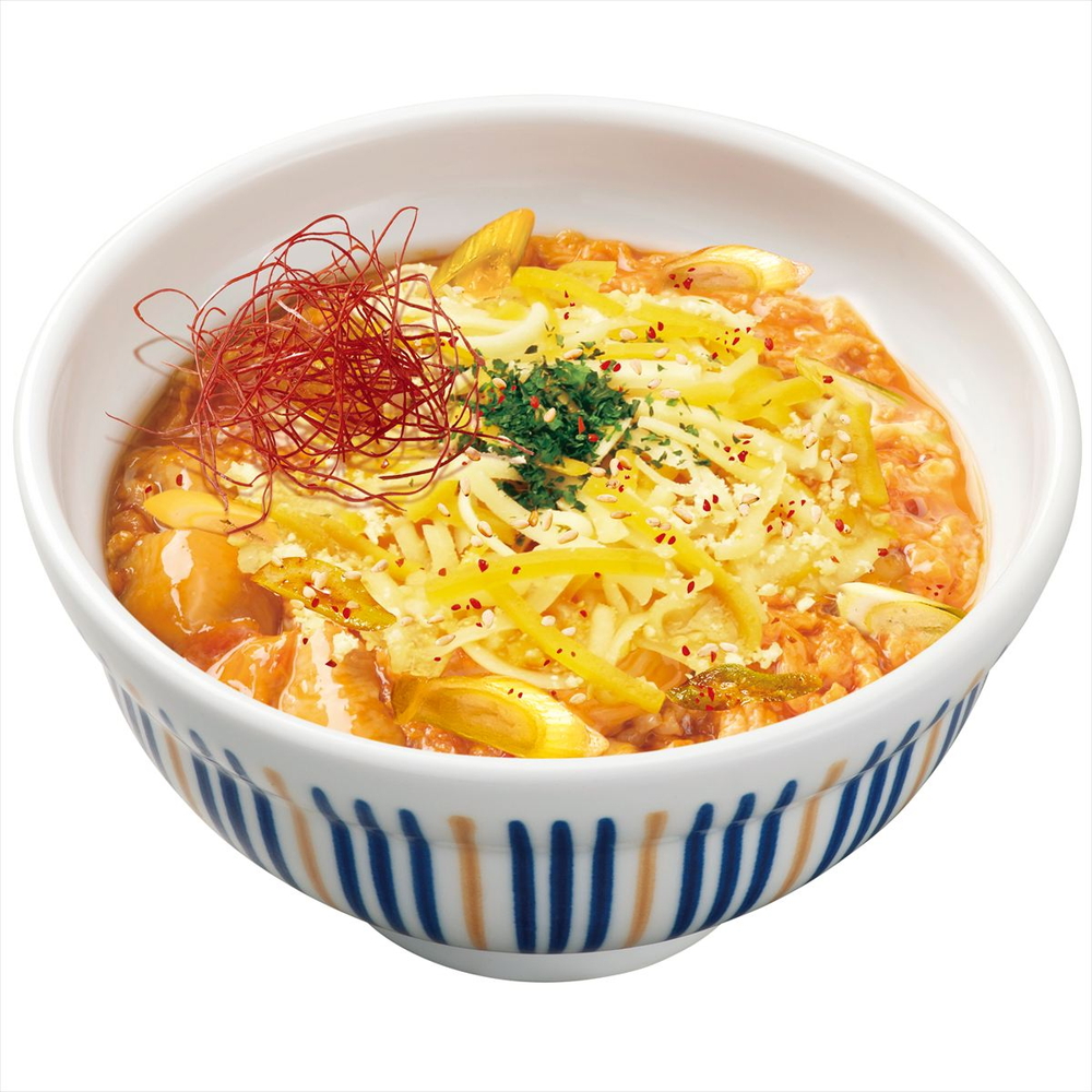 濃厚なチーズのコクでより旨みを感じられる「チーズ旨辛チゲ風親子丼」