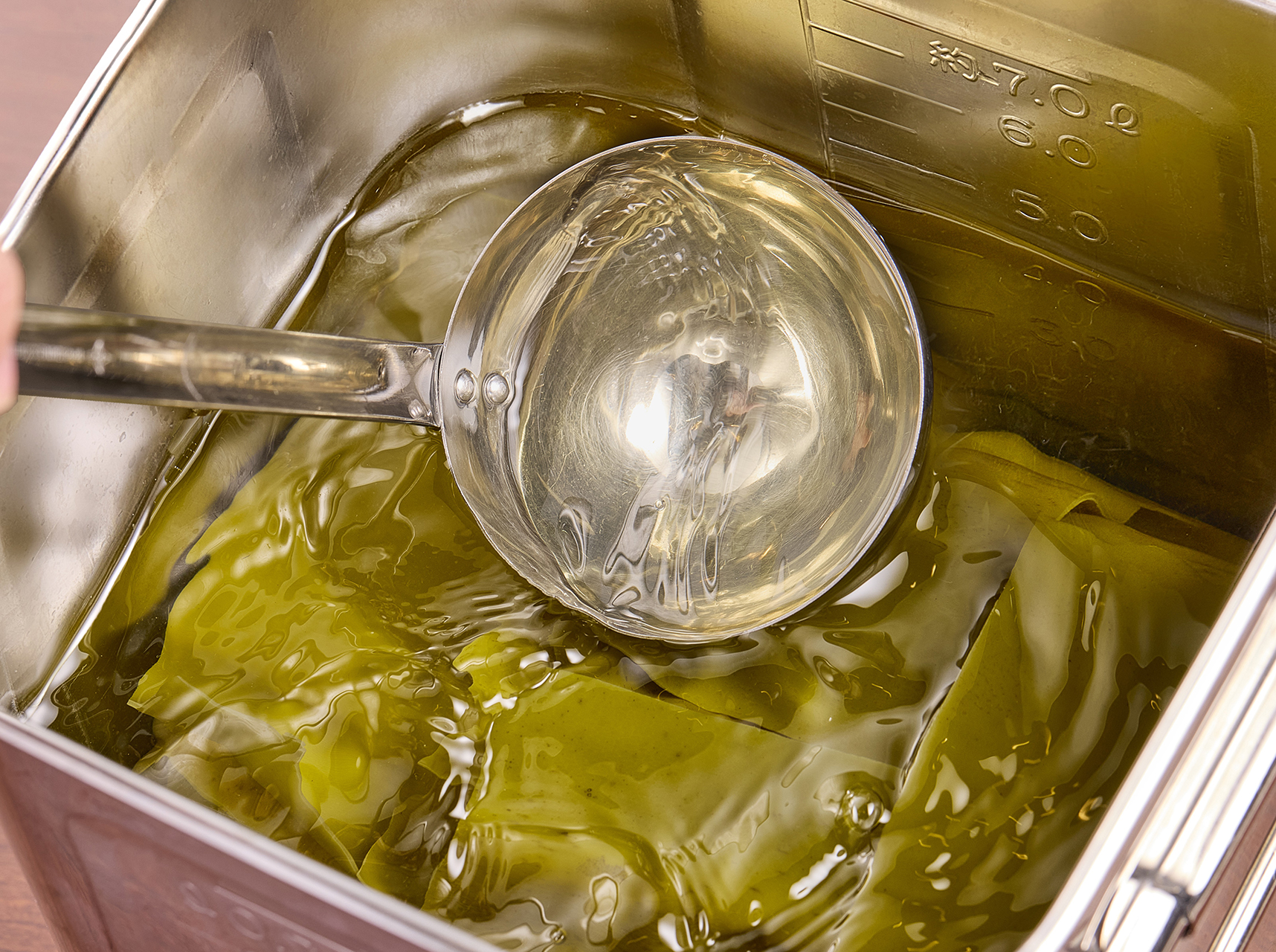 真昆布と根昆布を使った昆布だし