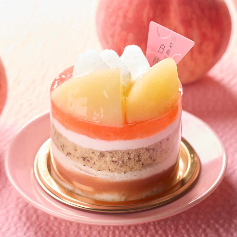 「山梨県産白桃と紅茶のプレミアムフレジェ」（648円）