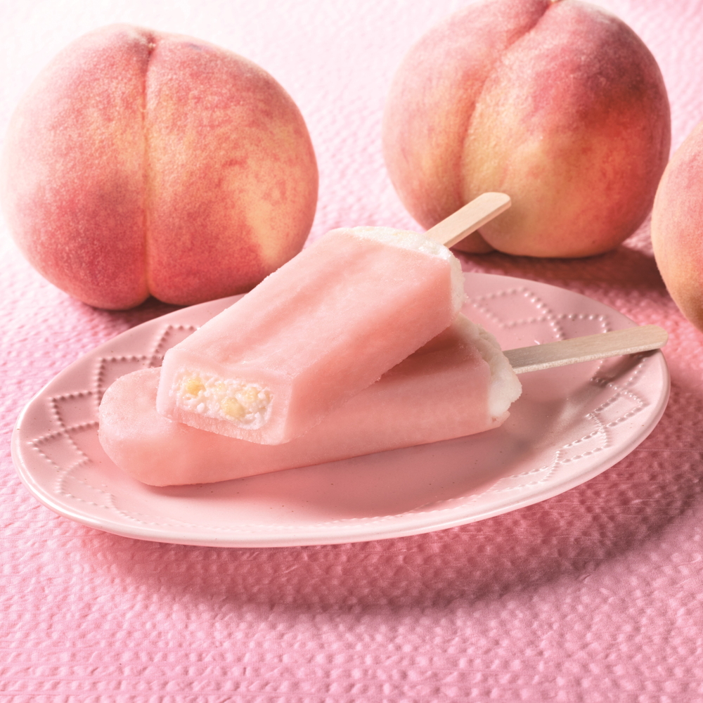 「やわらか氷バー 山梨県産白桃」（1本97円、6本496円）