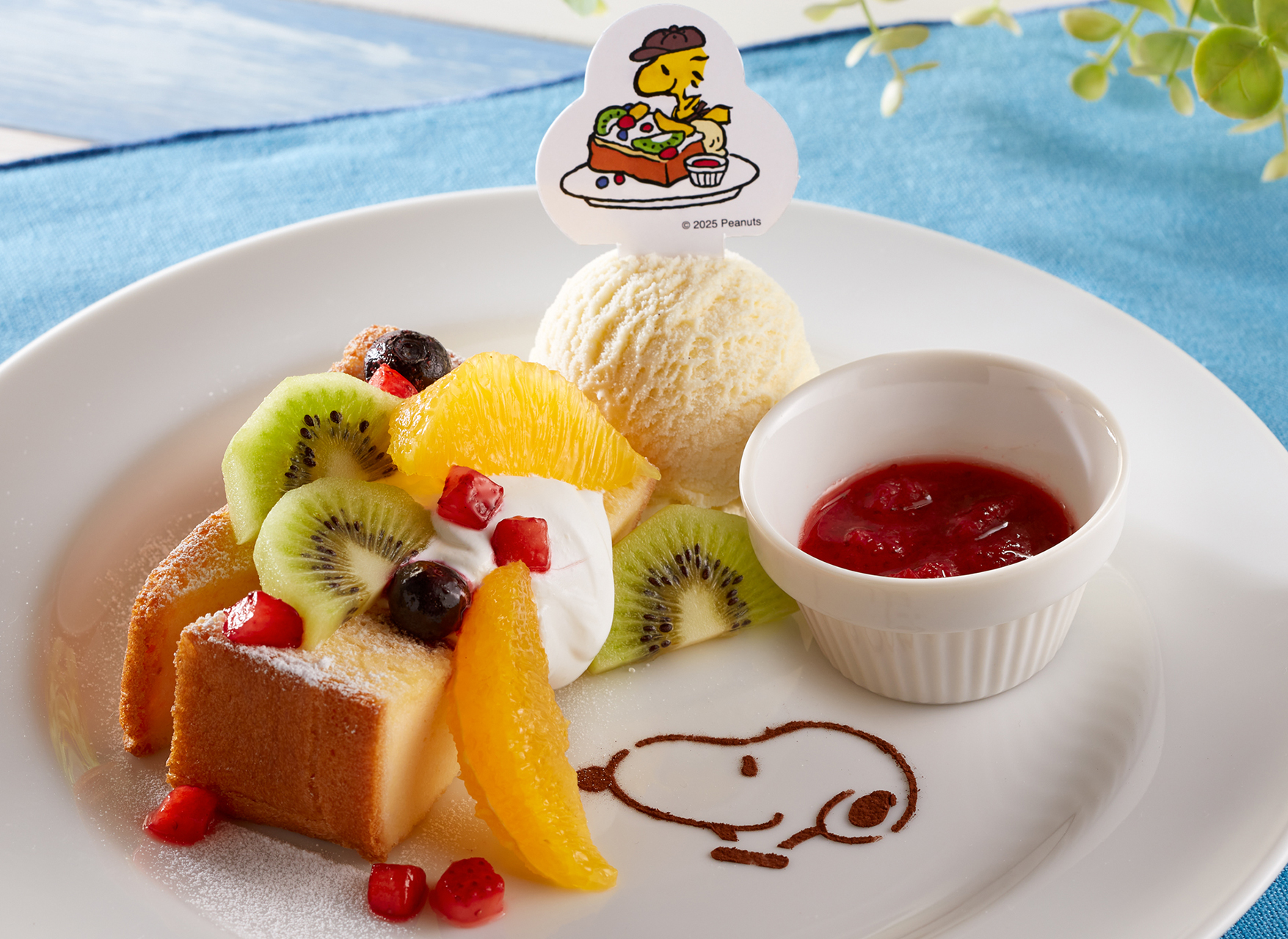 スヌーピーとウッドストックのフルーツフレンチトースト ～ホットでクール！？～（768円）