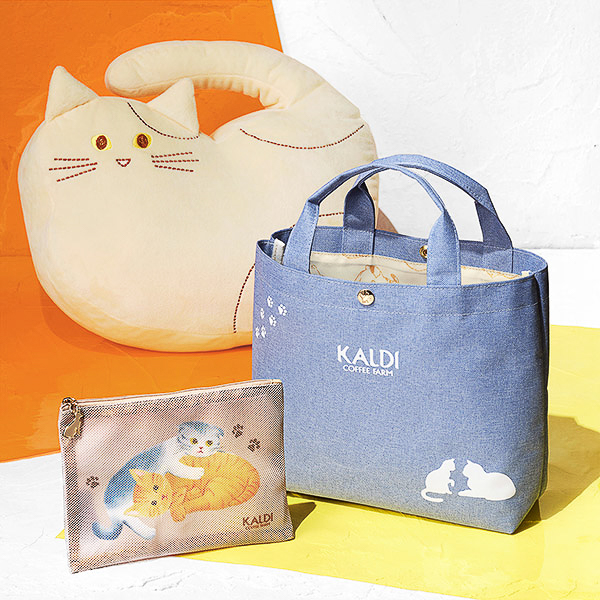 「ネコバッグ＆もちもちネコクッションプレミアムセット」（オンラインストア版）の内容