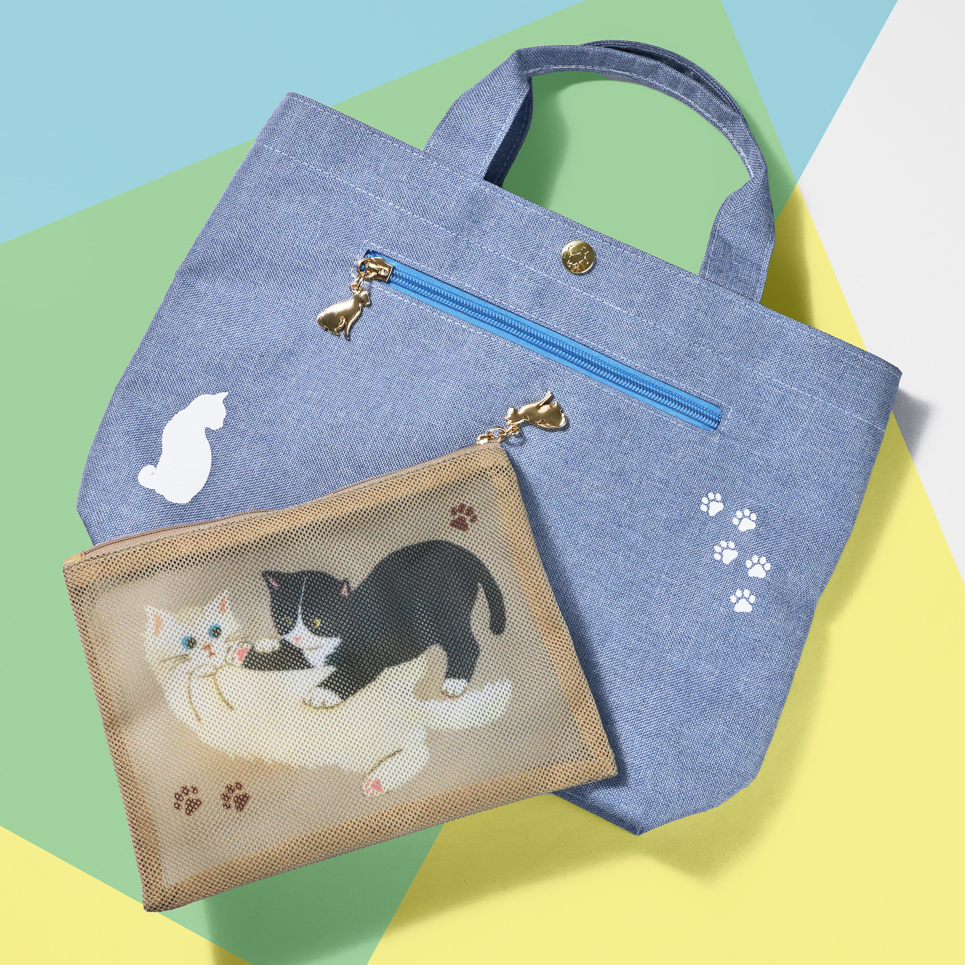 「ネコバッグ＆もちもちネコクッションプレミアムセット」（オンラインストア版）の内容