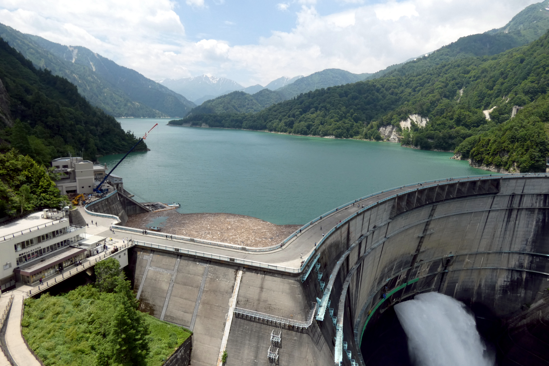 アサヒ飲料、かんでんエルファーム、関西電力が黒部ダムを舞台に「自然の恵みを五感で体験する1日ツアー」を開催