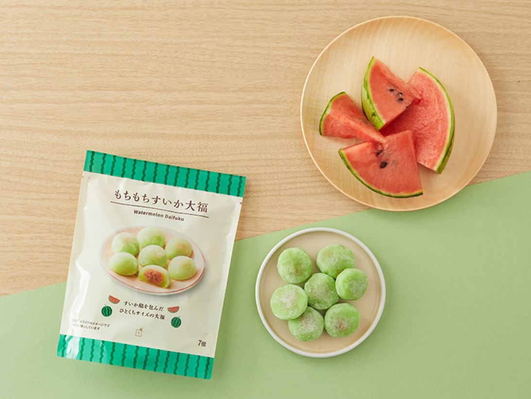 ローソン「もちもちすいか大福 7個入」（218円）
