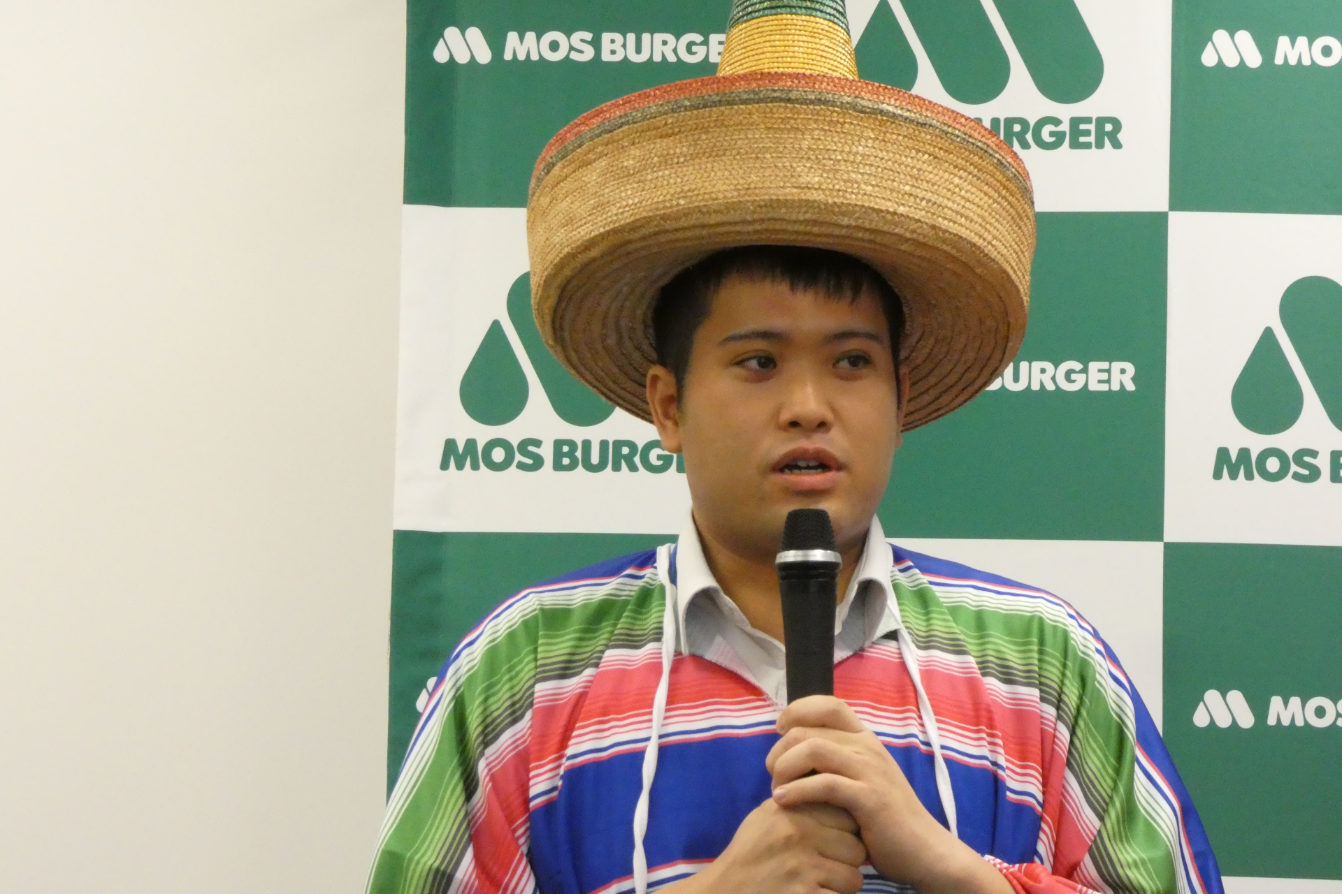 モスタコスバーガーの開発を担当した渡部拓巳氏