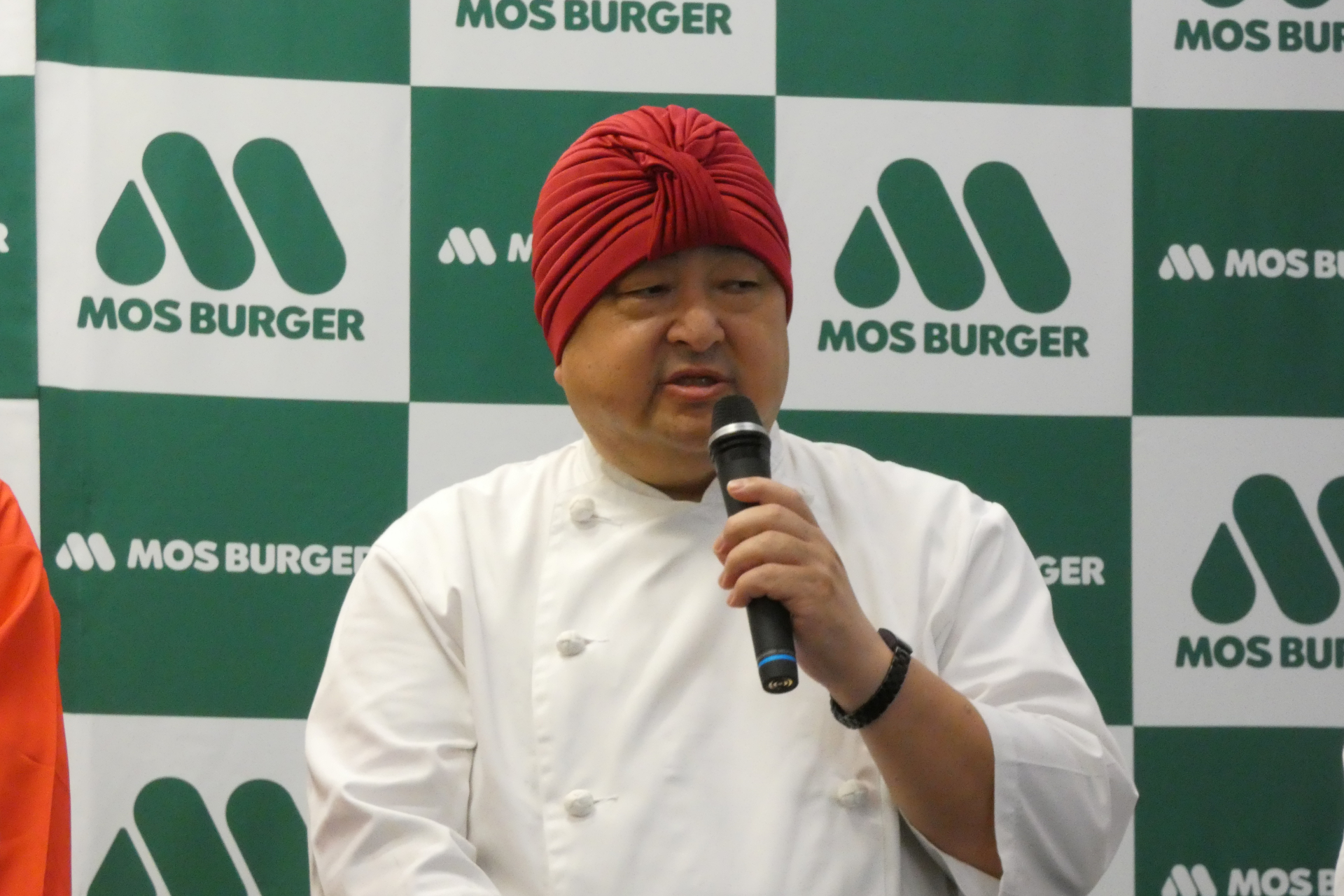 ホット スパイスモスチキン ＜カレー＞の開発を担当した荒木光晴氏