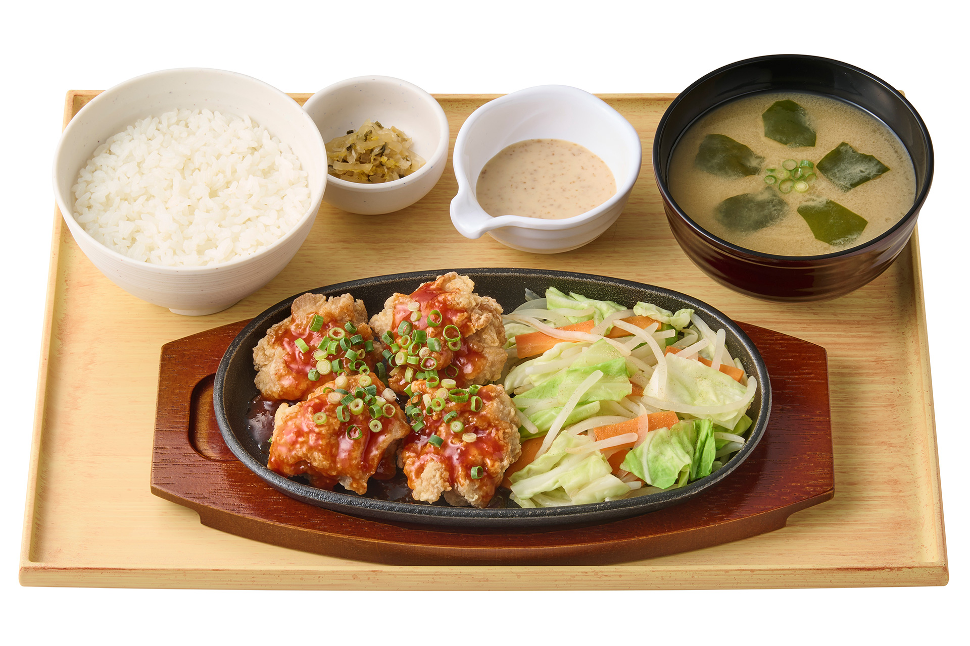 「鉄板鶏チリ定食（4個）」（970円）