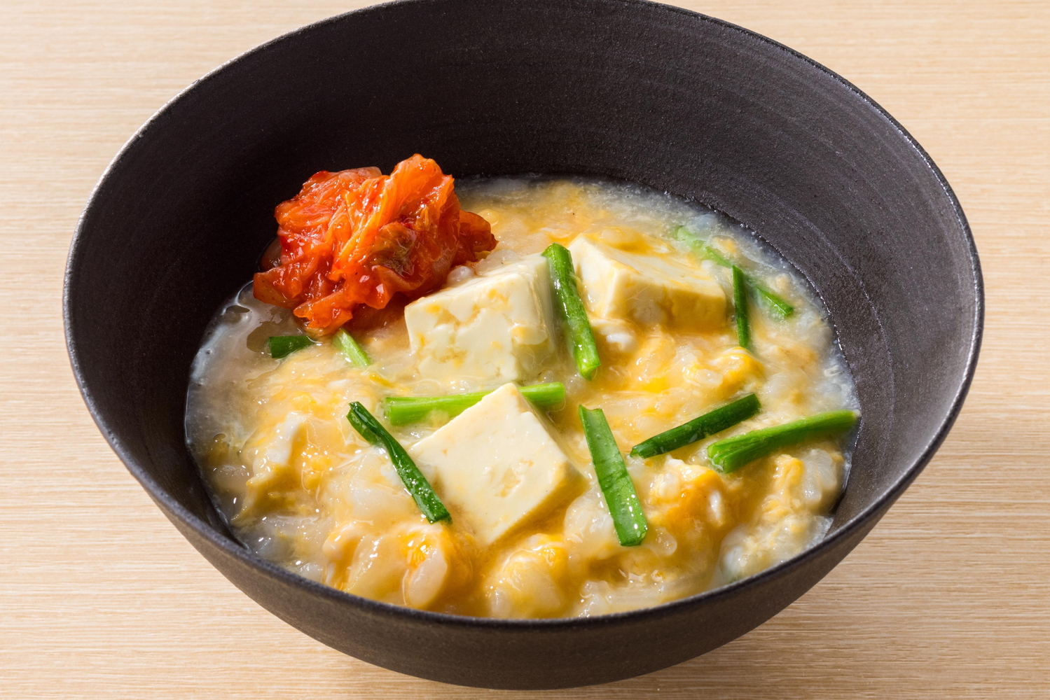 「参鶏湯風クッパ」「カルグクス風うどん」などさまざまなアレンジが楽しめる