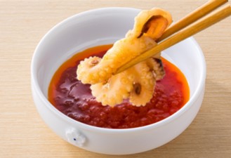新登場の「旨辛トマトだれ」で自在なアレンジが楽しめる