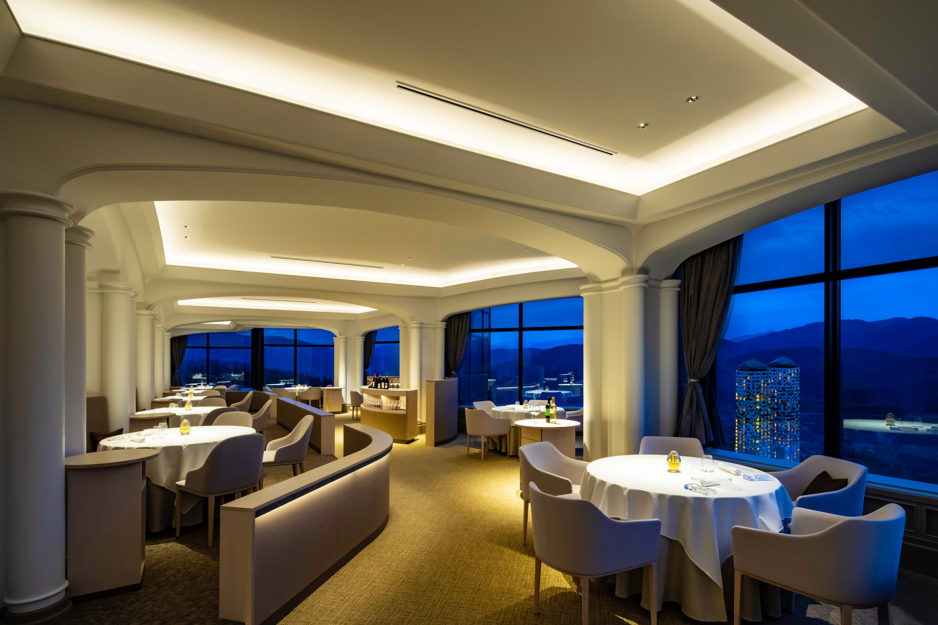 サウス棟31階にあるメインダイニング「OTTO SETTE TOMAMU」