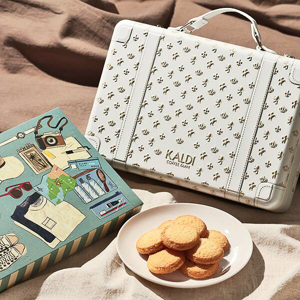 「トランク缶 サマー」（ゴールド）