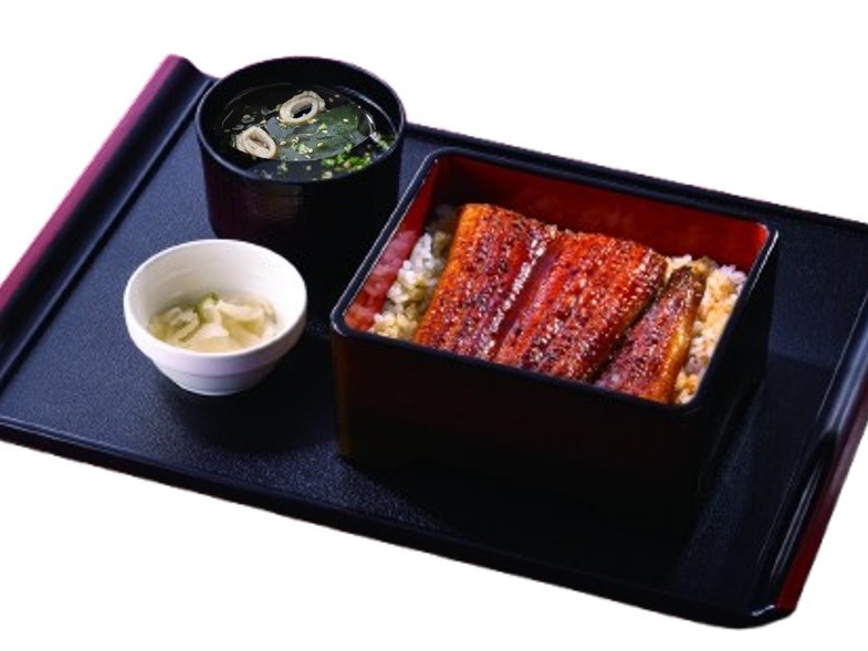 「うな重（吸い物・漬物・追いだれ付き）」（1490円）