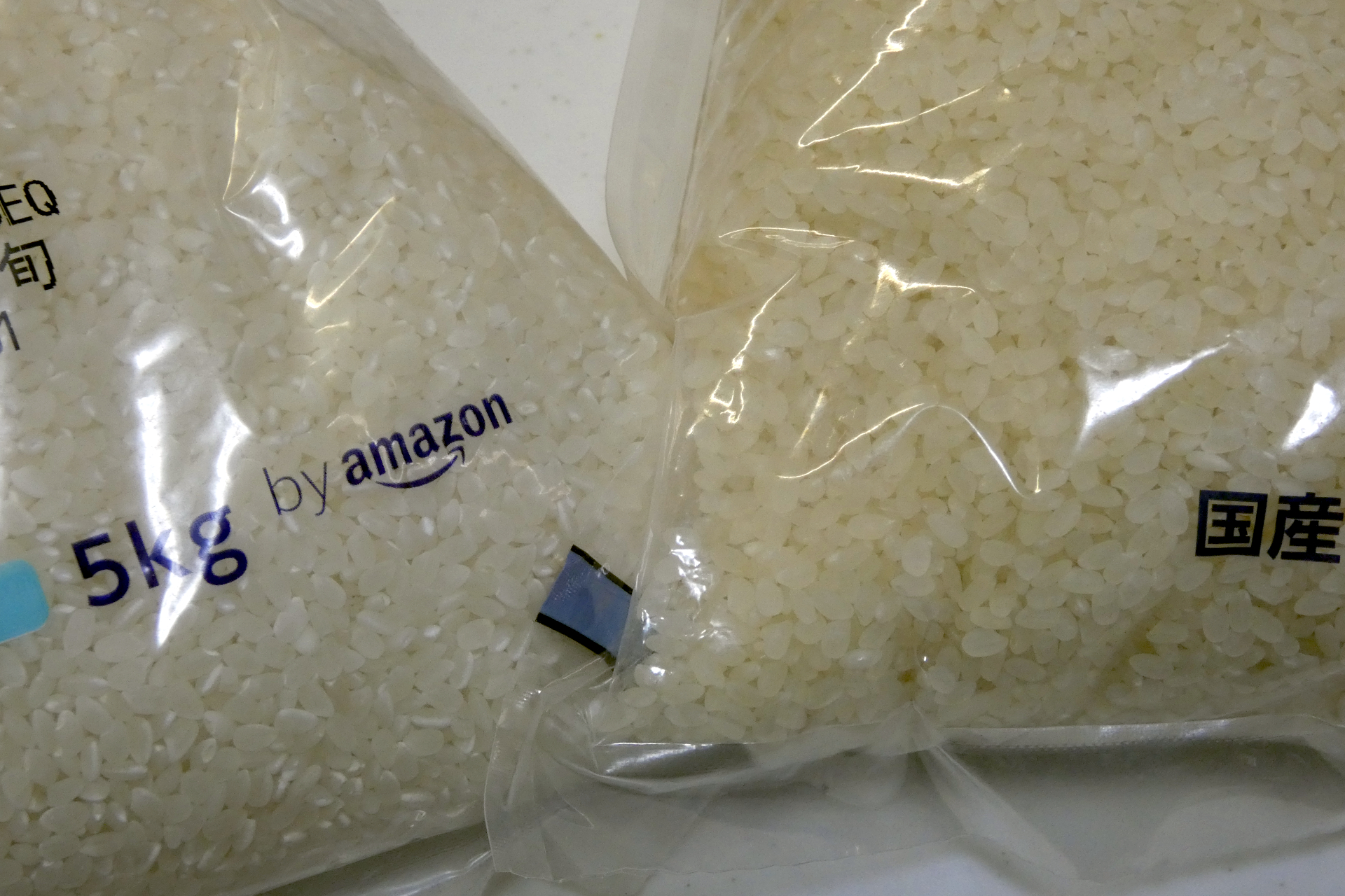 左が前回のコシヒカリ、右が今回の政府備蓄米