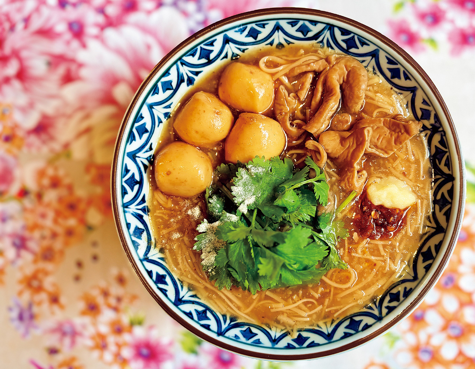 豪華台湾魚団子入り麺線（1090円）