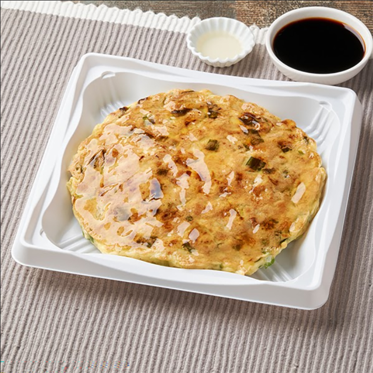 「ねぎ焼やまもと監修 ねぎ焼（牛すじこんにゃく）」（598円）