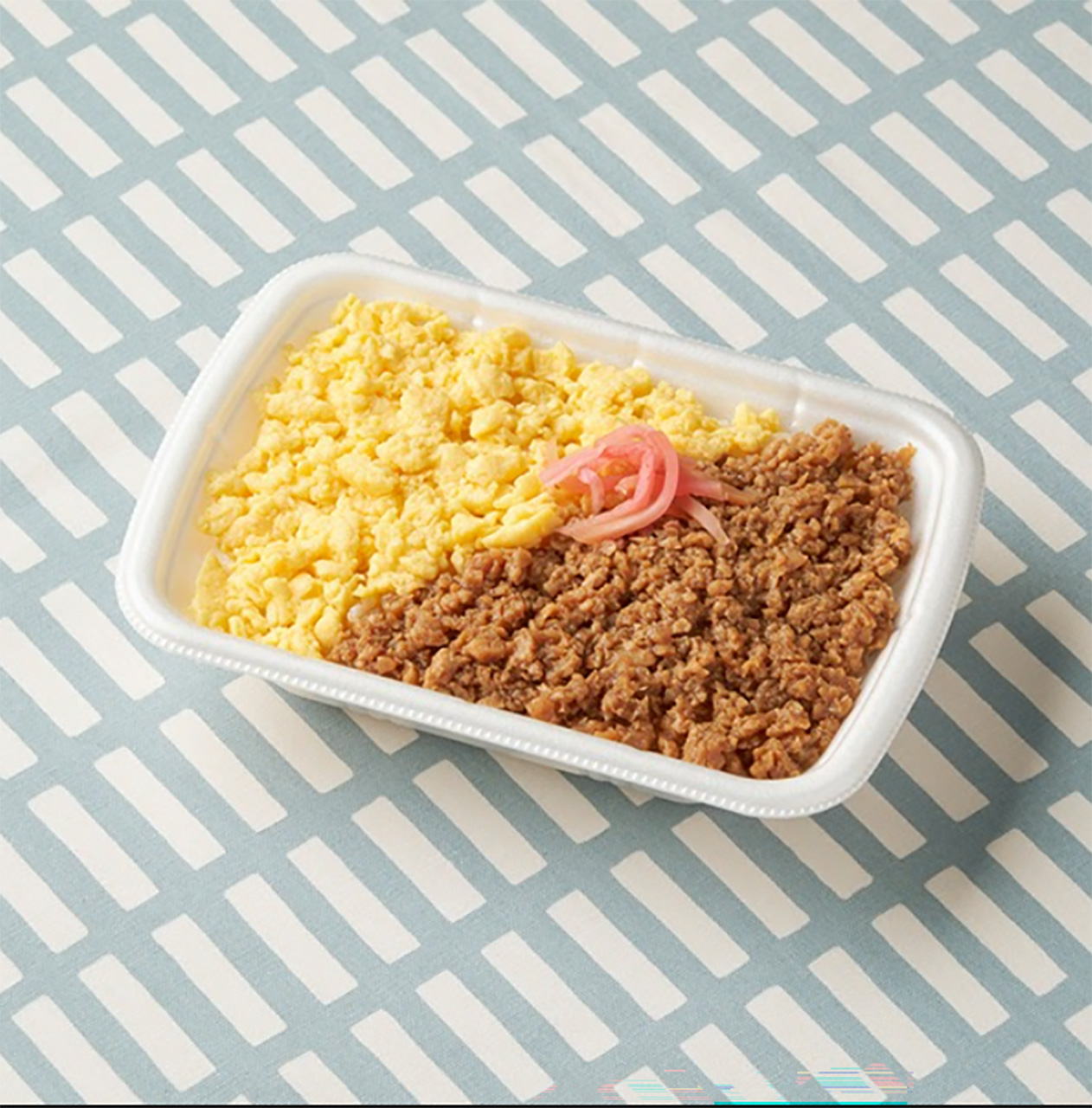 正起屋監修 鶏そぼろ弁当（390円）