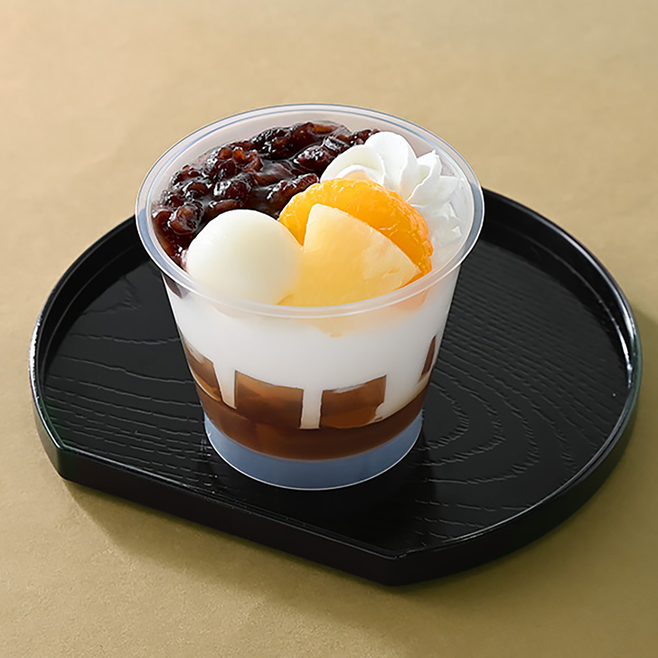心斎橋ミツヤ監修 あんみつ風パフェ（298円）