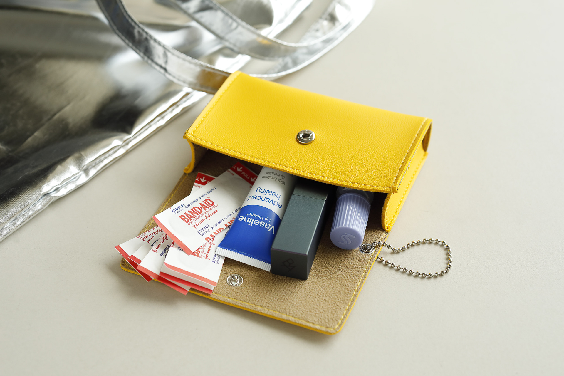 「雪印北海道バター」にそっくりのポーチは小物入れに便利