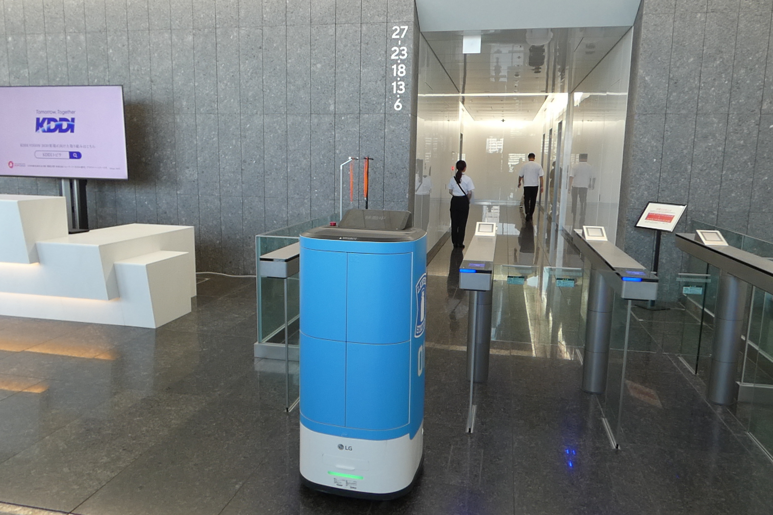 こちらは高輪ゲートウェイシティ店からやってくるデリバリー用のロボット