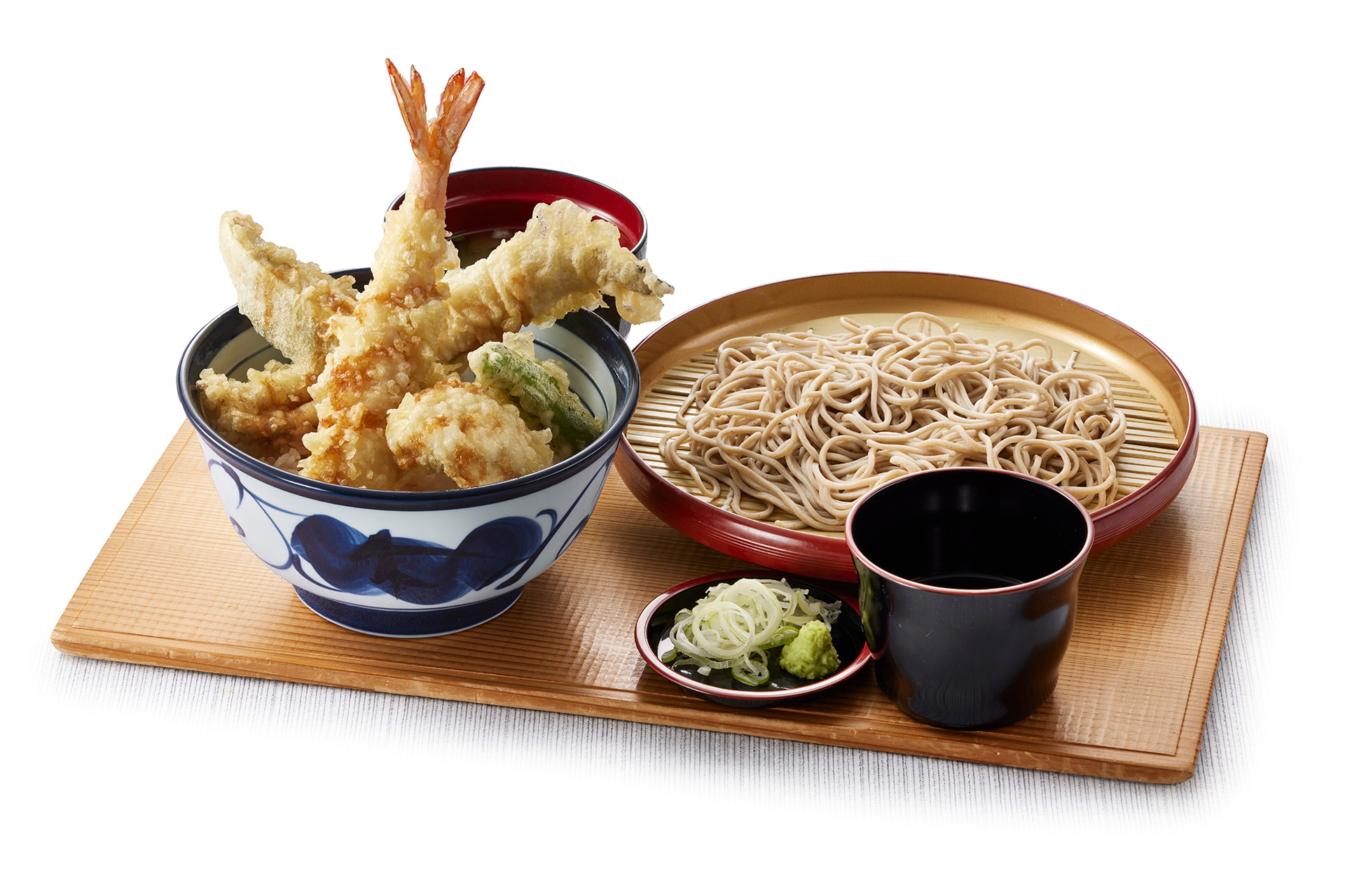 「夏ご馳走天丼（小）藪そばサービスセット（みそ汁付）」（1880円）