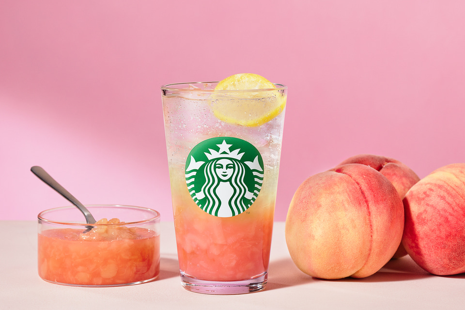 スターバックス、2025年夏の「ピーチ フラペチーノ」は8月1日