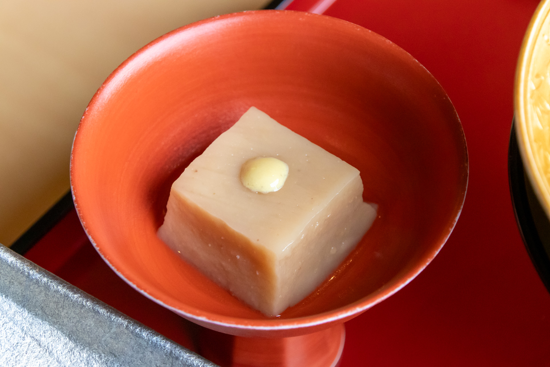 落花生豆腐は別椀での提供