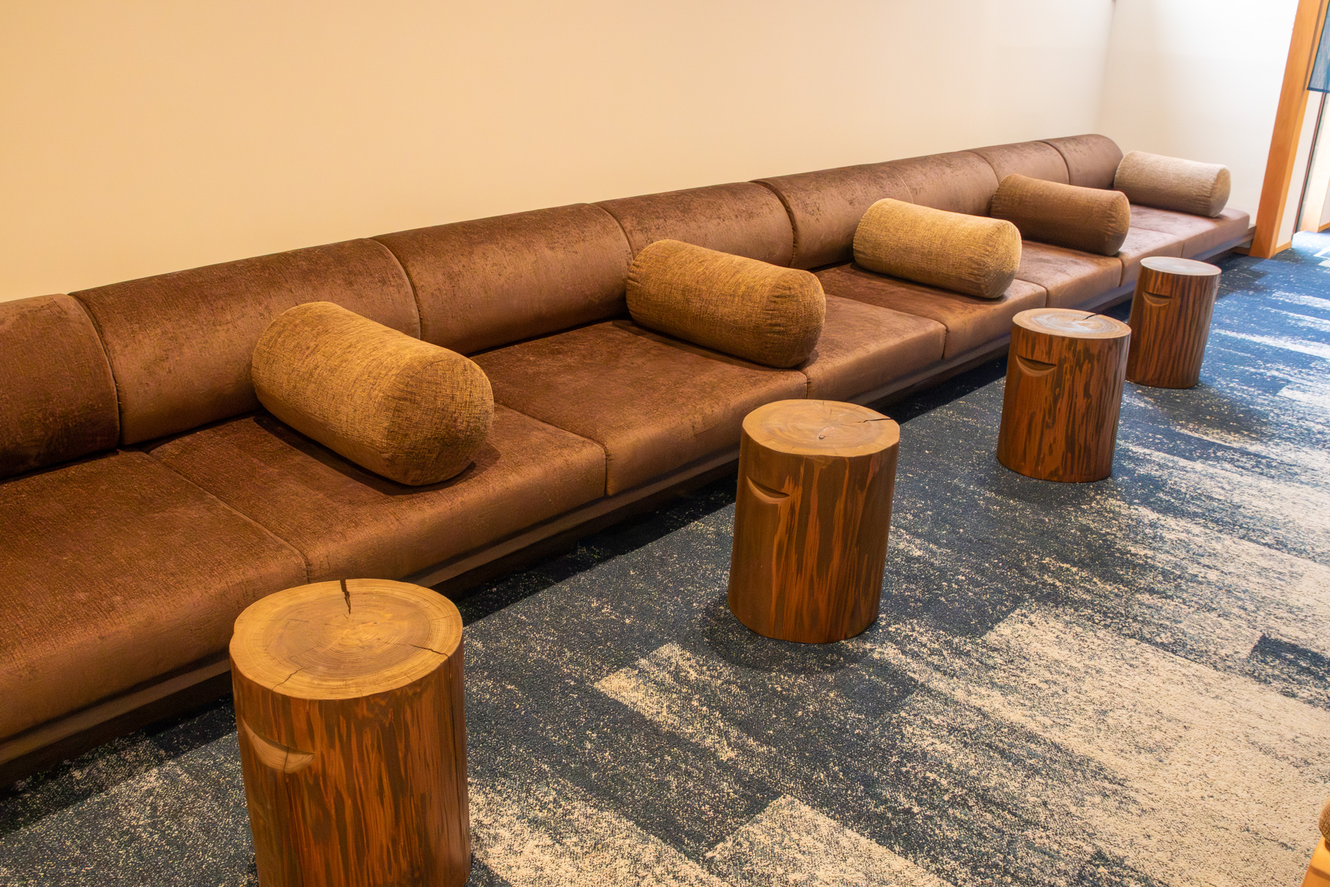 入浴後にゆっくりくつろげる湯上がり処