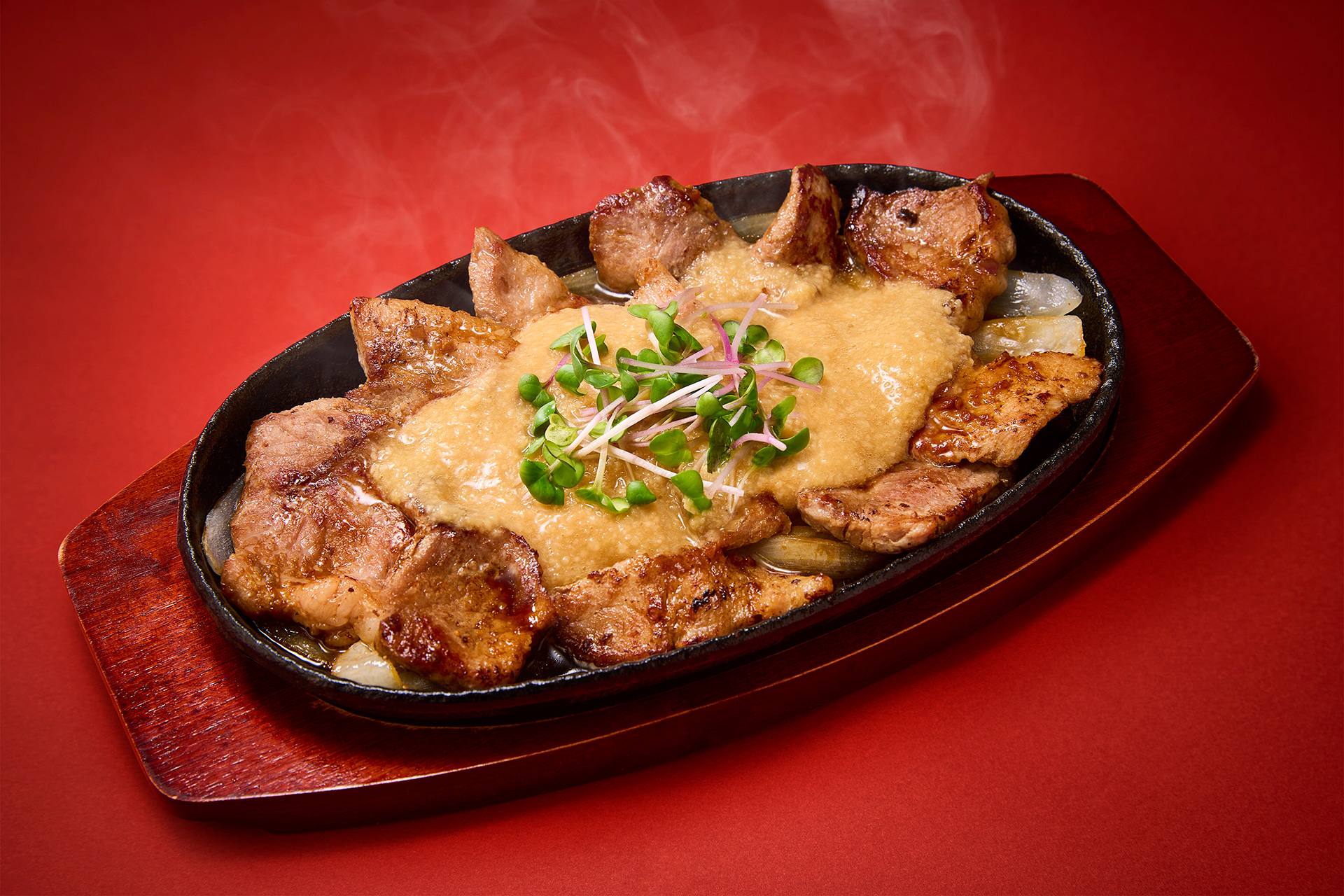 “格之進の肉おじさん”スタミナポークジンジャー（1529円）