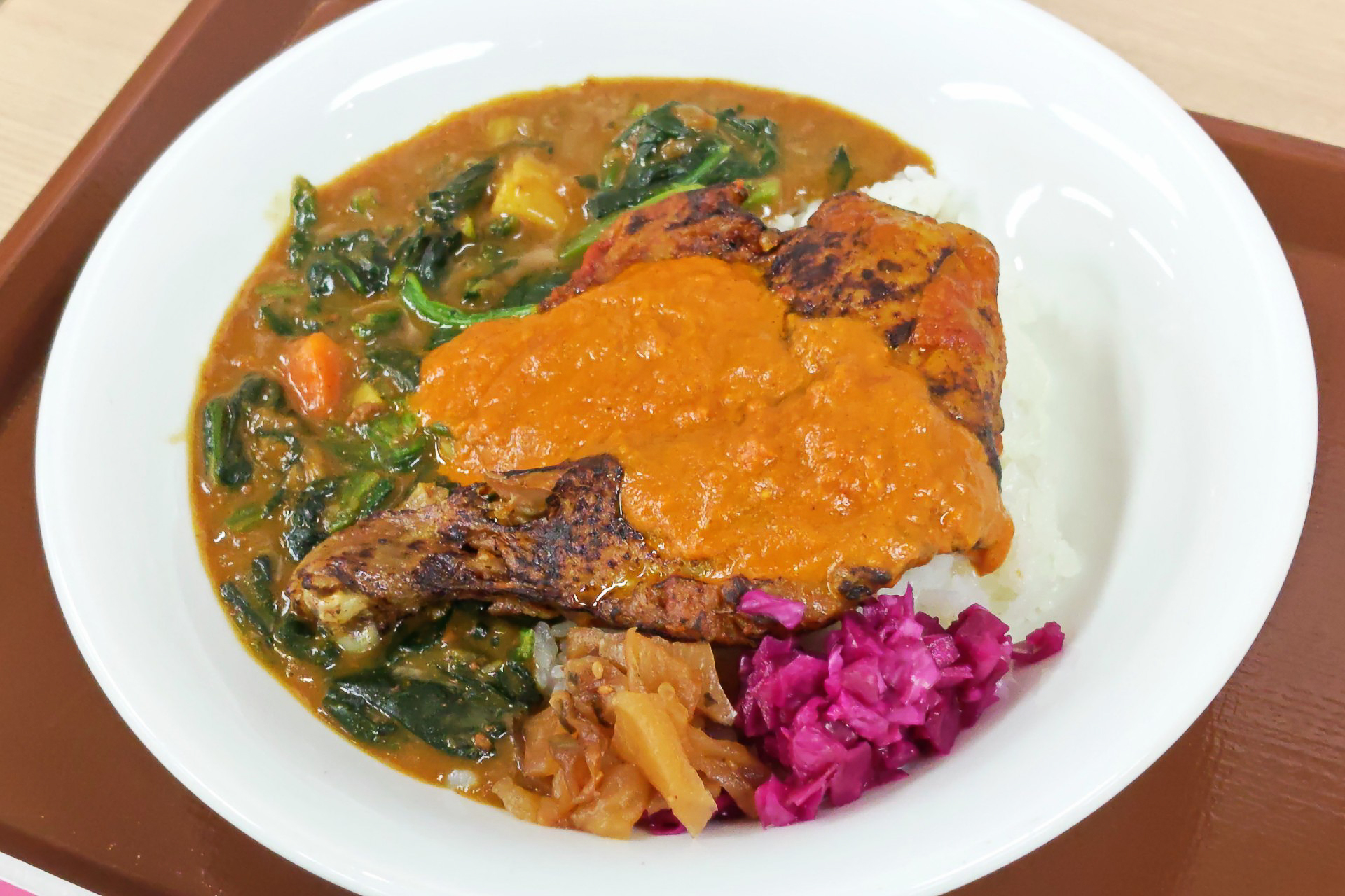 ほうれん草バターチキンソースカレー