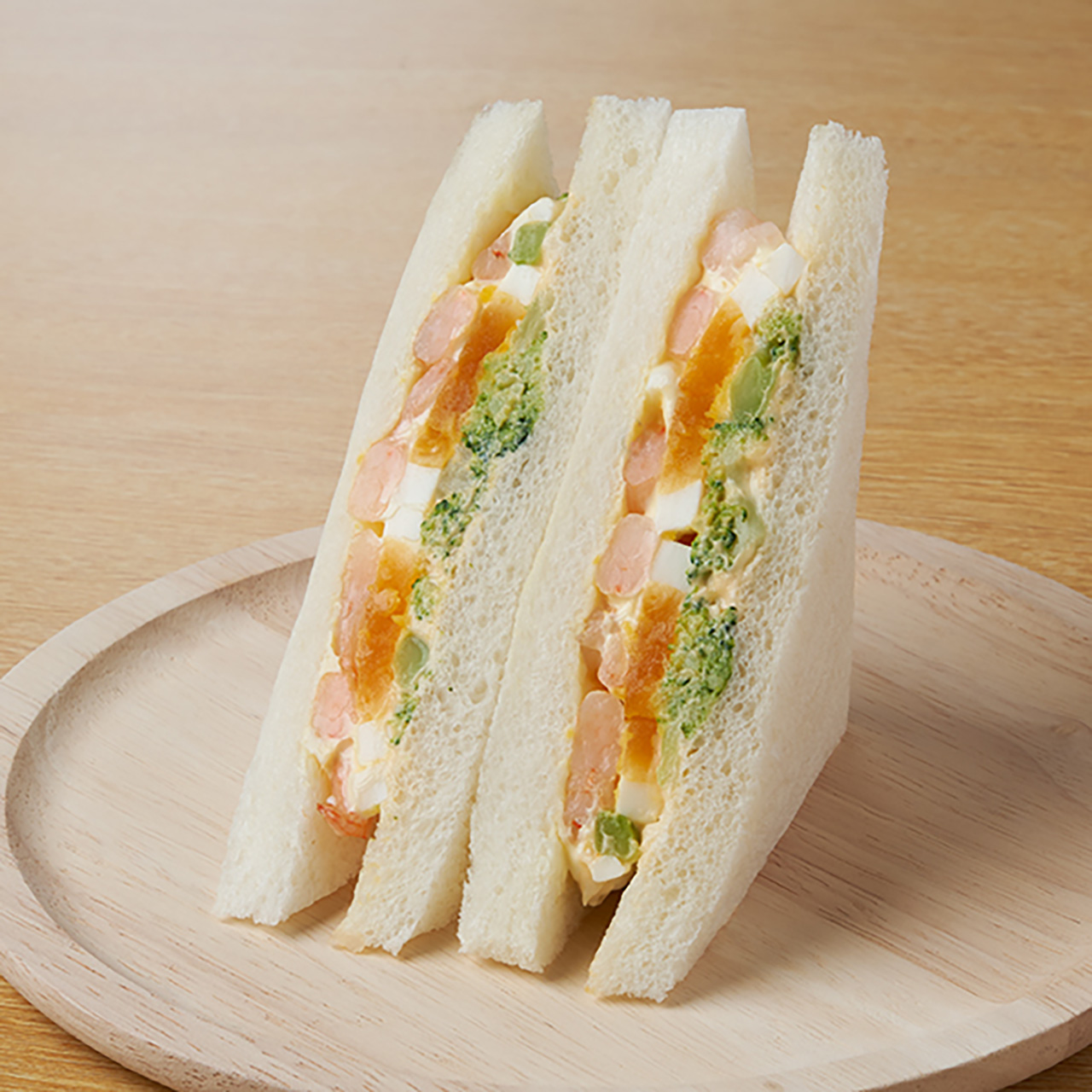 たまご＆海老ブロッコリーサンド（375円）