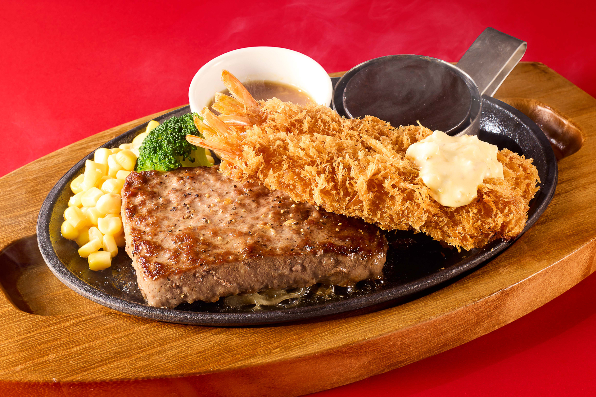 「ビーフハンバーグステーキ 海老フライ」（1419円）