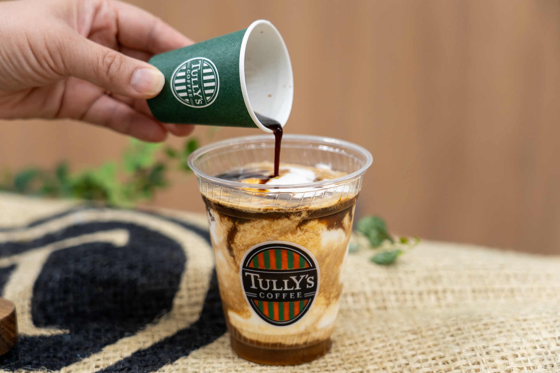 自分でエスプレッソをかけて楽しむことができる