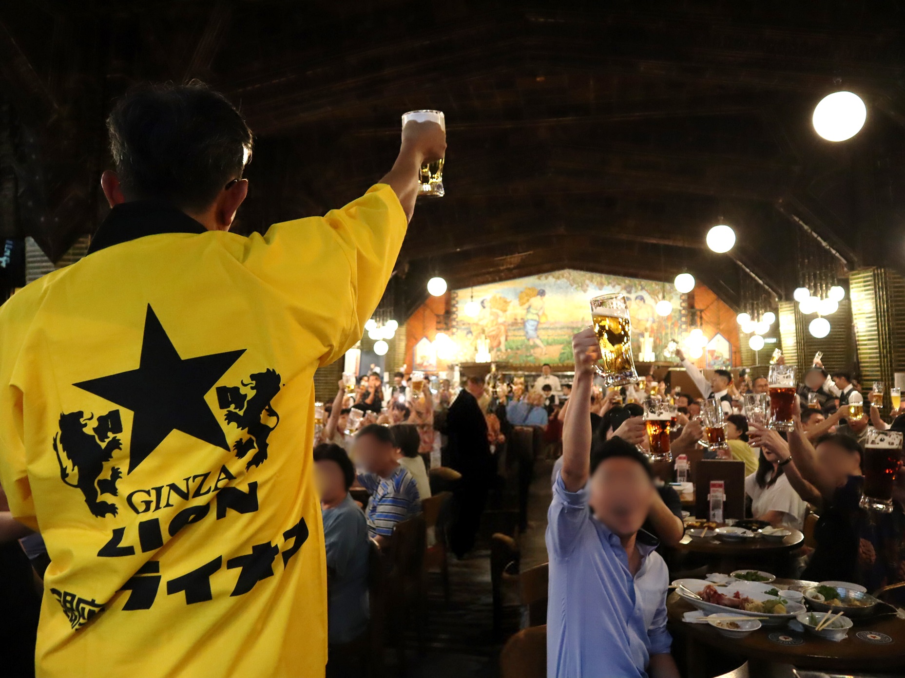 社長と乾杯！（イメージ）